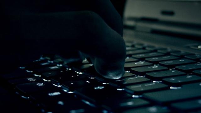 Hacker Rusia Serang...