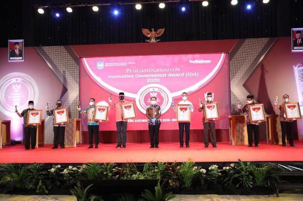 Aceh Terima Penghargaan...