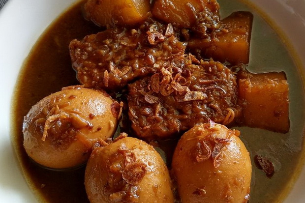 Resep Semur Telur dan...