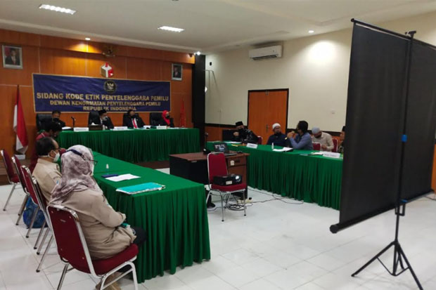 5 Komisioner KPU Barru...
