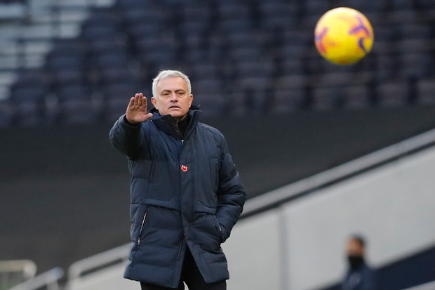 Mourinho Enggan Kritik...