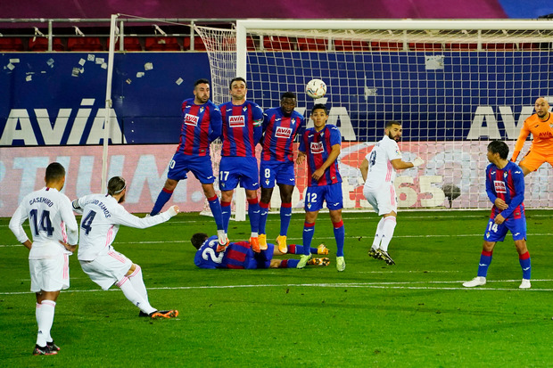 Real Madrid Lanjutkan...