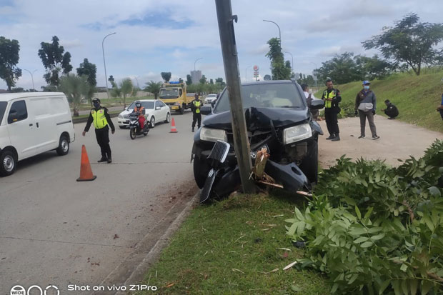 Pengemudi Ngantuk, Mobil...