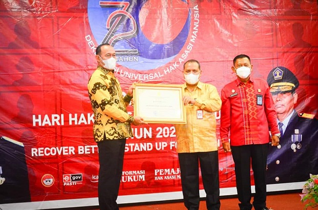 Kabupaten Tebo Terima...
