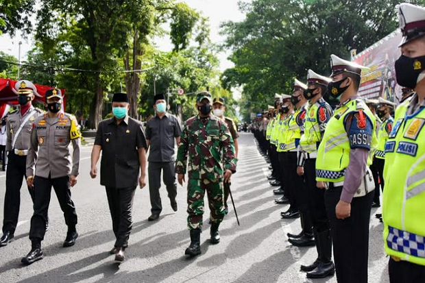 Cegah Gangguan Kamtibmas...
