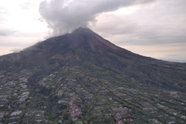 Gunung Merapi Terus...