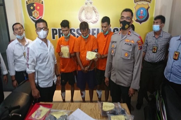 Polisi Tembak 4 Pelaku...