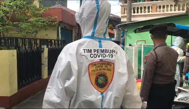 Kontak Erat dengan Jenazah,...