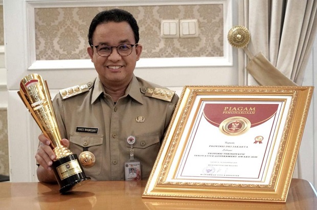 Anies Posting Prestasi...