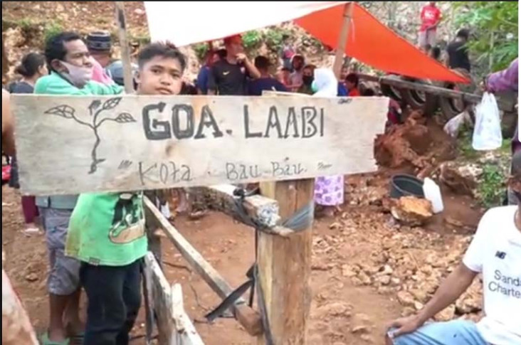 Penemuan Gua di Tengah...