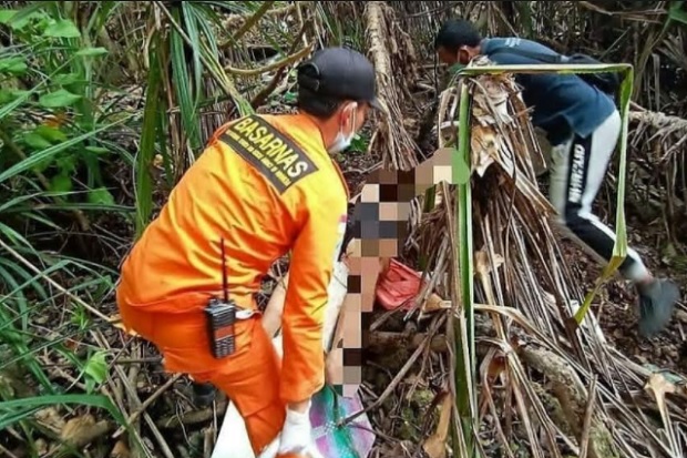 Jatuh dari Tebing Setinggi...
