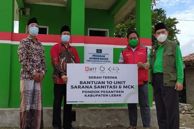 10 Pondok Pesantren...