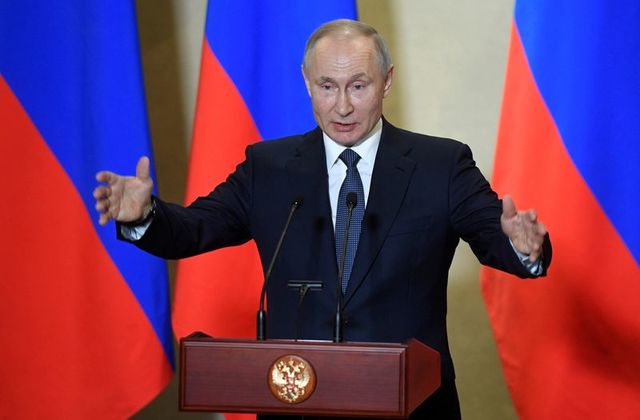 Putin Sahkan UU Izinkan...