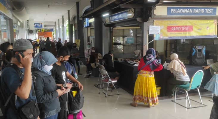 PT KAI Daop 8 Surabaya...