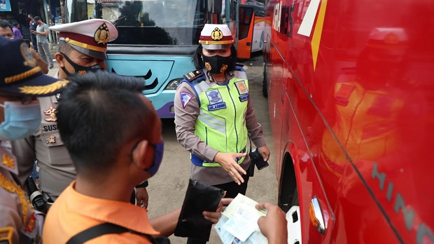 Jelang Nataru, 3 Bus...