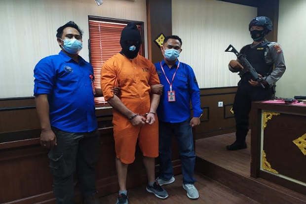 Polda Bali Tangkap Bule...