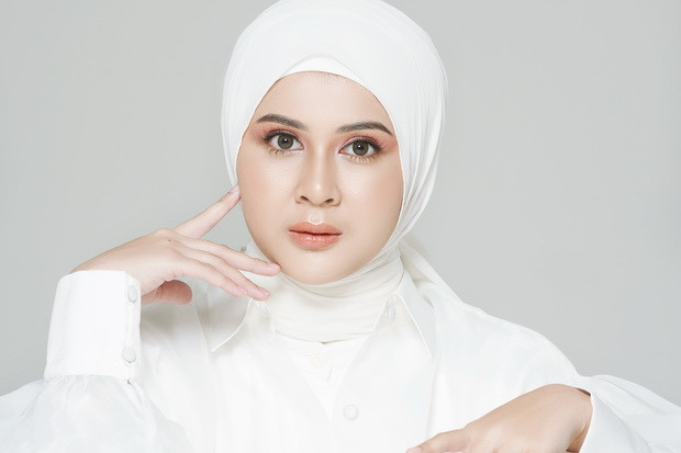 Kesha Ratuliu Kenalkan...