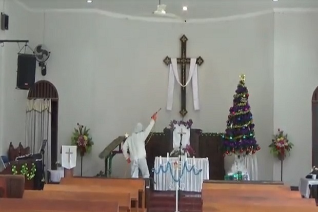 Misa Natal Batal karena...