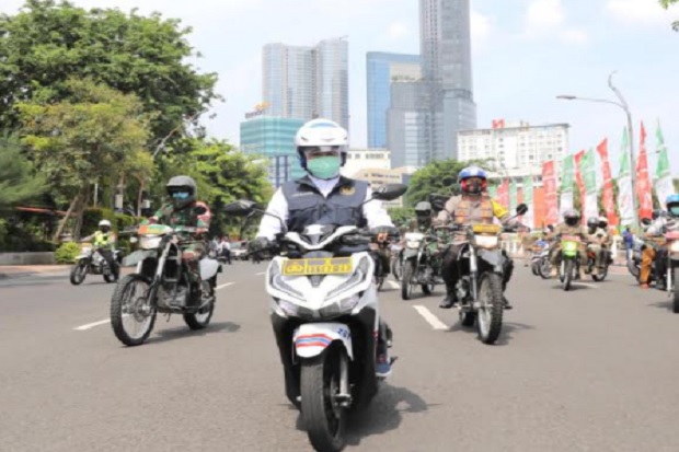 Khofifah Tunggangi Sepeda...