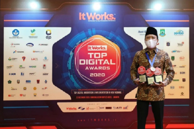 Raih Top Digital Award...