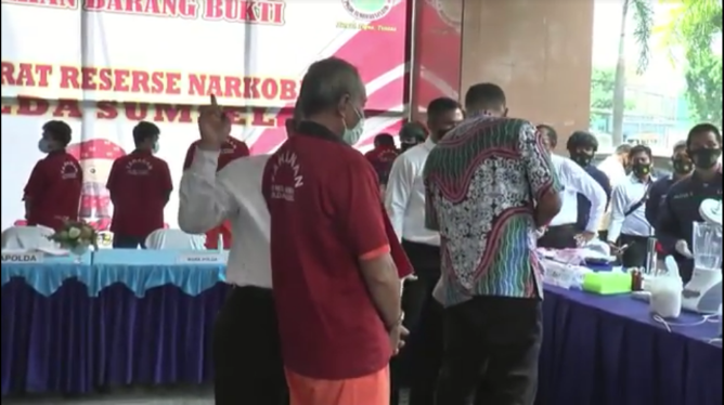 Kakek Haji Pengurus...