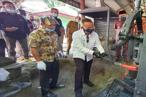 Utamakan Produk Lokal,...