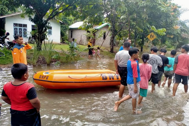 Banjir Terjang Kabupaten...