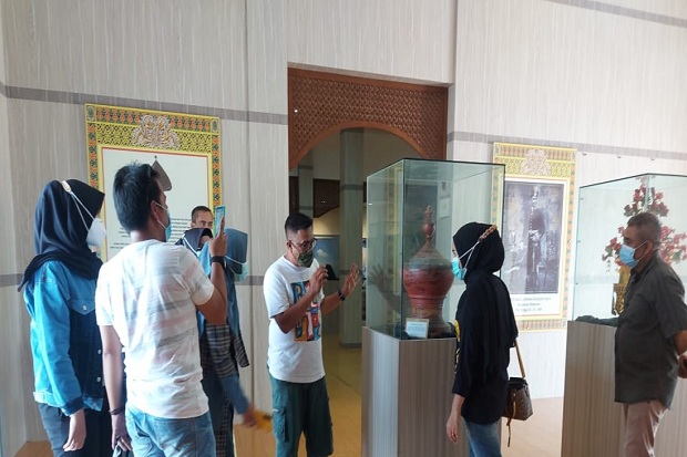 Wisatawan Asal Jambi...