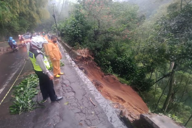 Tebing Curug Pelangi...
