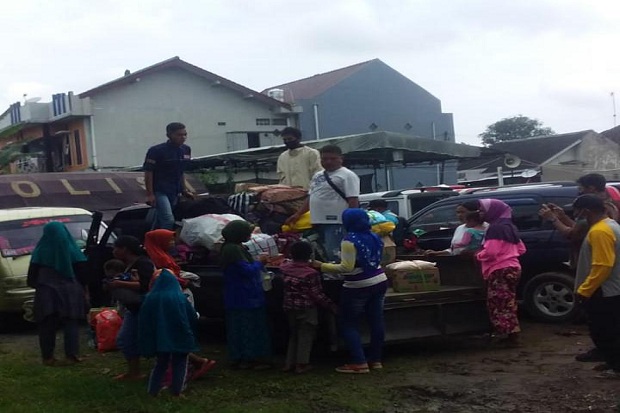 227 Warga Lereng Merapi...