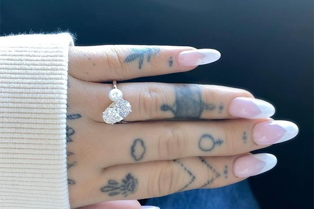 Mewahnya Cincin Tunangan...