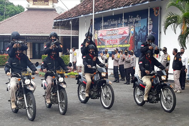 URC Meteor Polres Probolinggo...