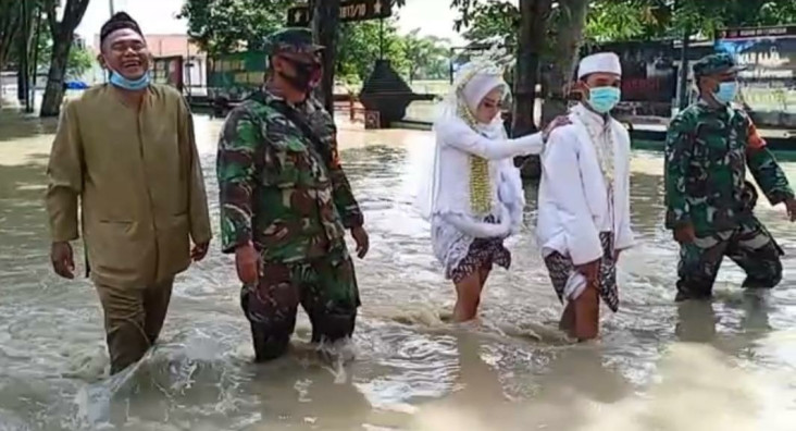 Pasangan Kekasih Lawan...