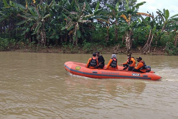 Aksi Heroik, Warga Naik...