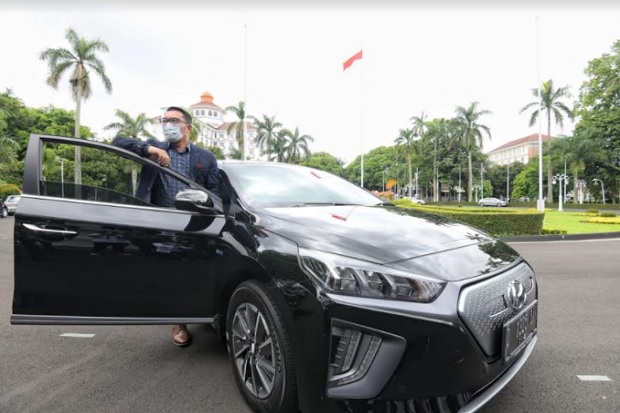 Mobil Listrik Seharga...