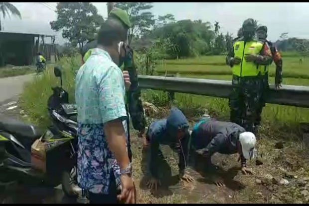 Petugas Gabungan Perketat...