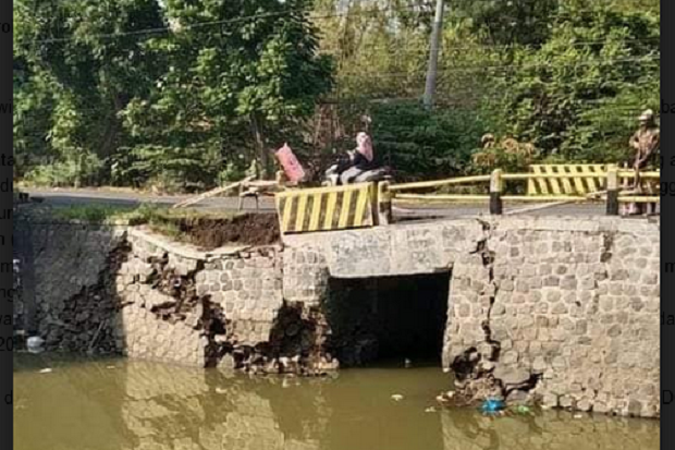 2 Jembatan di Benjeng...