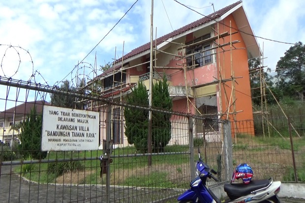 Vila di Semarang yang...