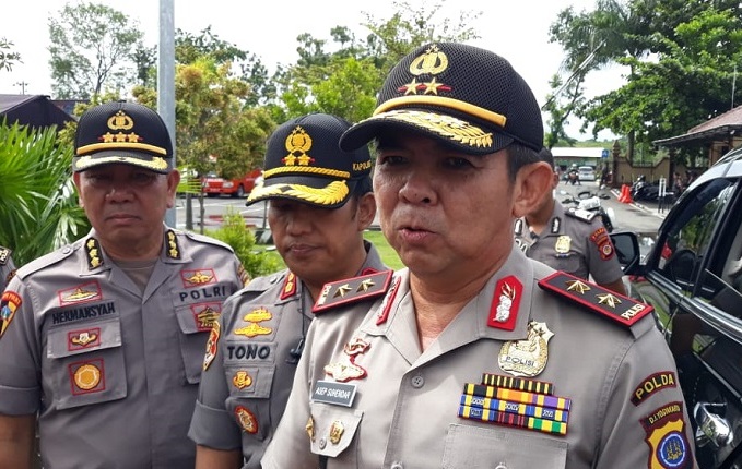 28 Anggota Polisi di...