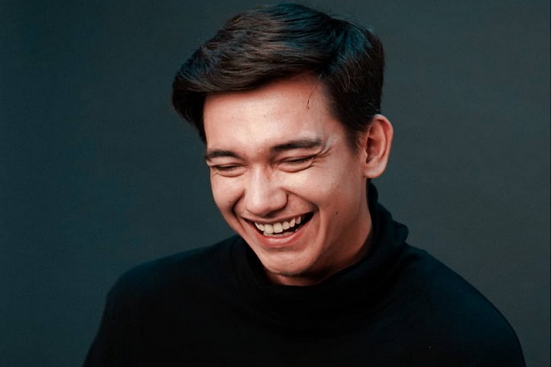 Sakit, Ayah Adipati...