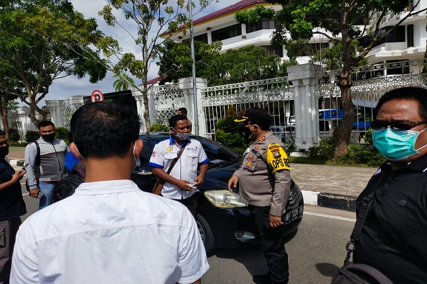 Polresta Barelang Bubarkan...