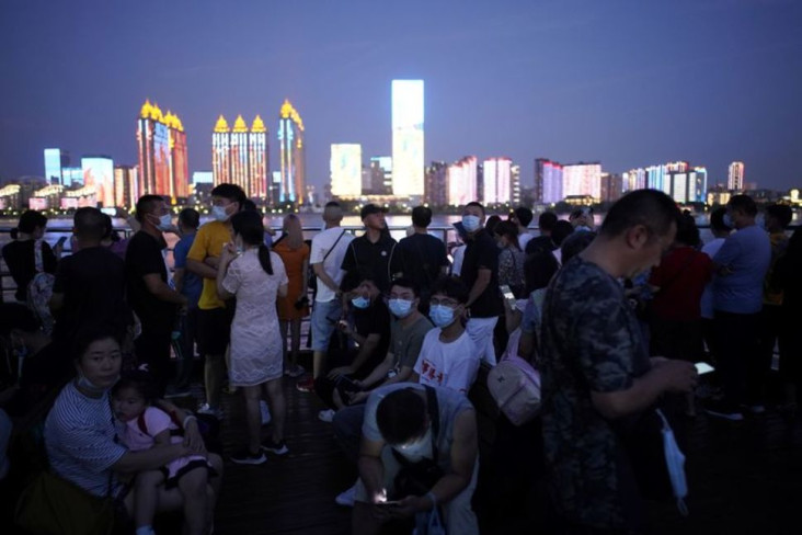 500.000 Warga Wuhan...
