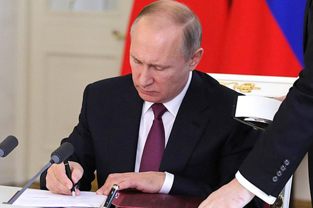 Putin Teken UU Baru:...