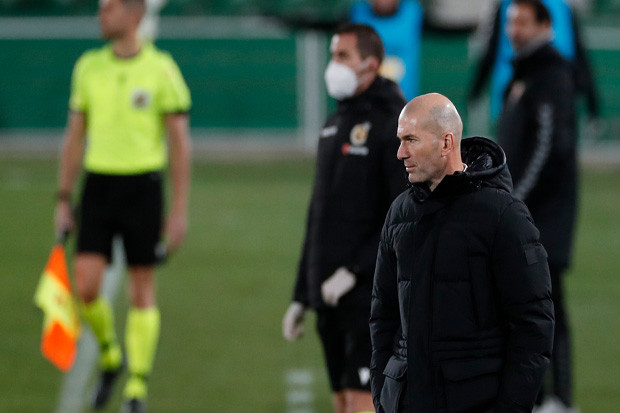 Zidane Gerutu Madrid...