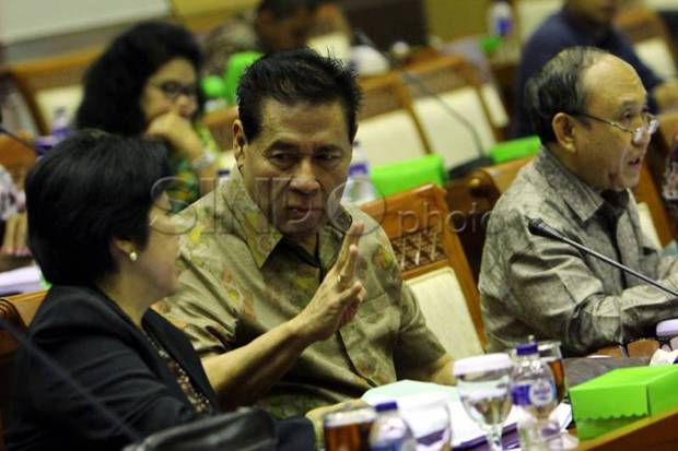 Breaking News, Mantan...