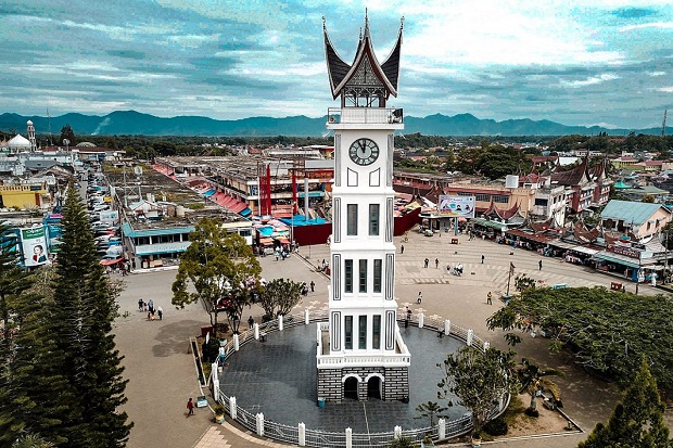 Sejarah Jam Gadang di...