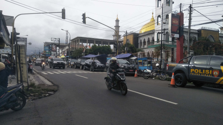 Arus Lalu Lintas di...