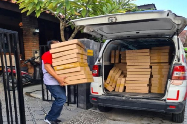 Industri Logistik Percepat...