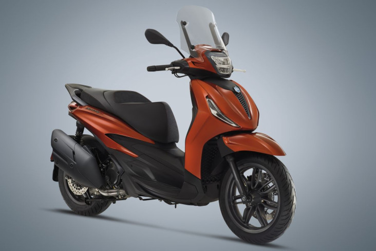 Piaggio Kenalkan Skutik...