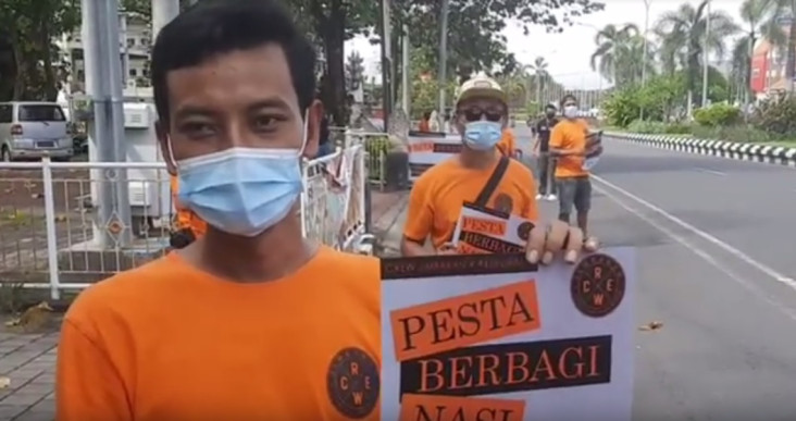 Rayakan Tahun Baru,...
